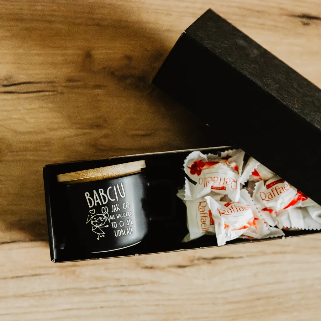 Zestaw kubek + praliny