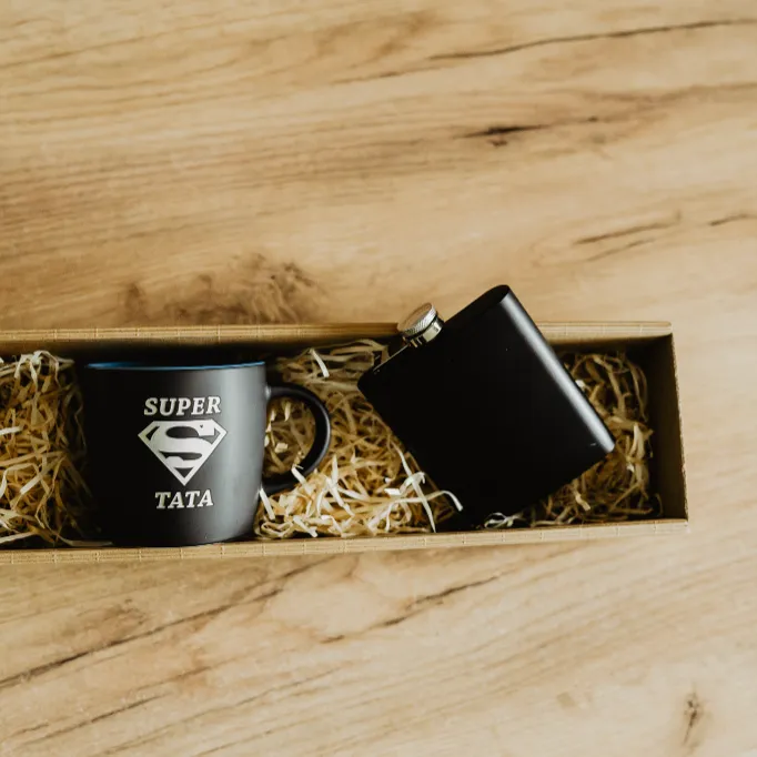 Zestaw kubek + piersiówka