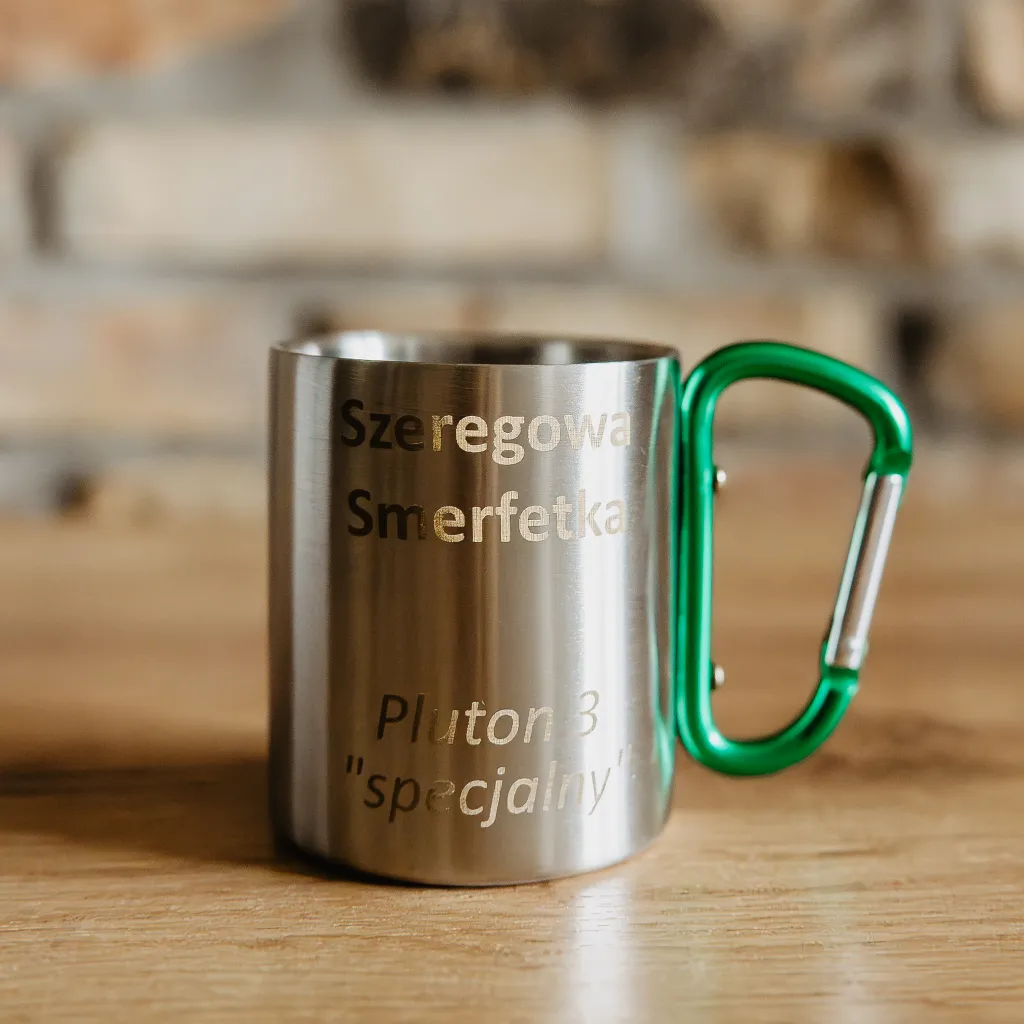 Kubek metalowy z karabińczykiem - własny projekt