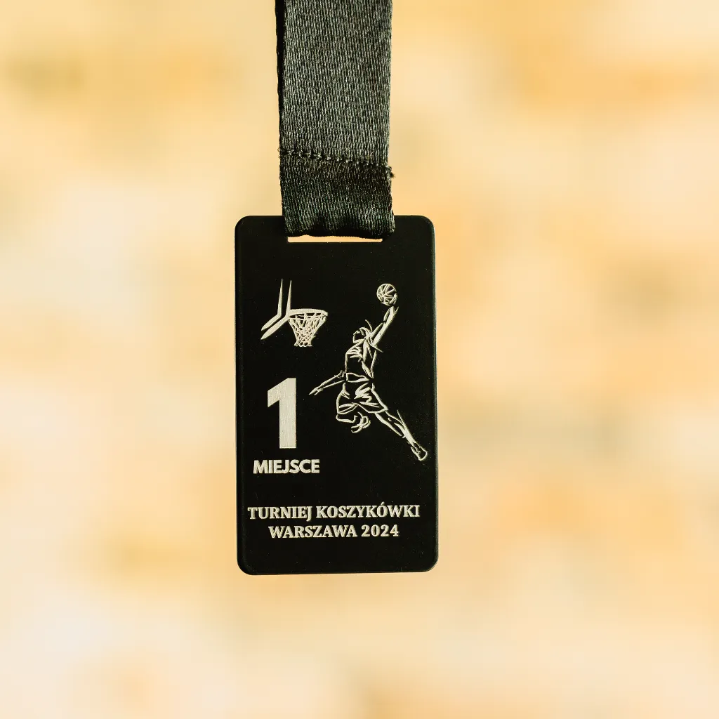 Medal kwadratowy z projektem